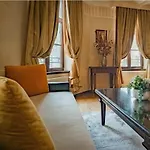 Elegant Retreat In Sinaia Mocioni Square * Timisoara