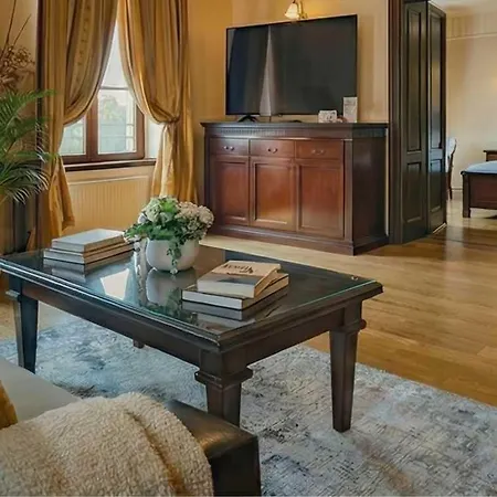 Lägenhet Elegant Retreat In Sinaia Mocioni Square