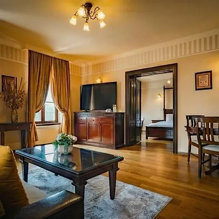 Elegant Retreat In Sinaia Mocioni Square *