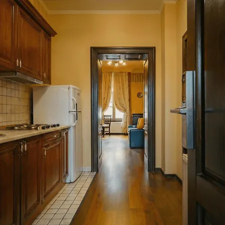 Elegant Retreat In Sinaia Mocioni Square Apartament