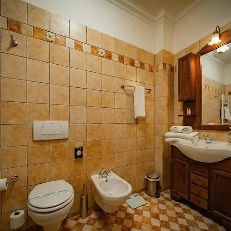 Elegant Retreat In Sinaia Mocioni Square