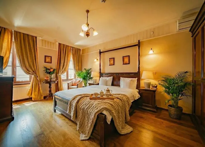 شقة Elegant Retreat In Sinaia Mocioni Square تيميشورا