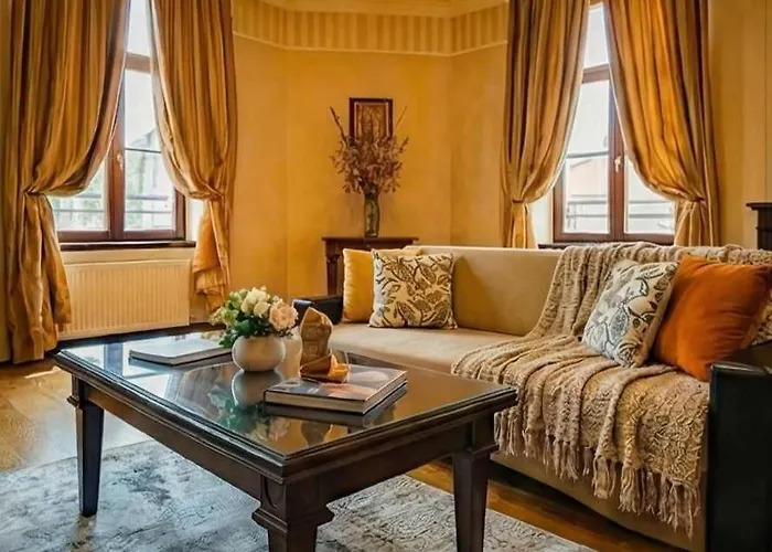 Elegant Retreat In Sinaia Mocioni Square شقة تيميشورا
